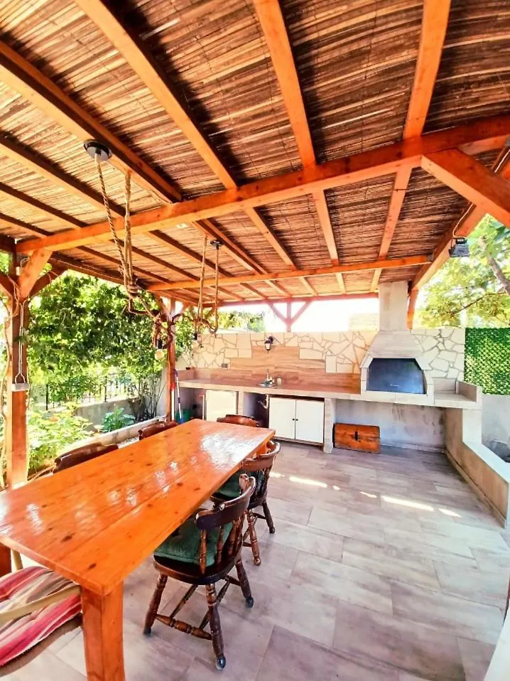 הוילה Mrljane House Gita בית נופש