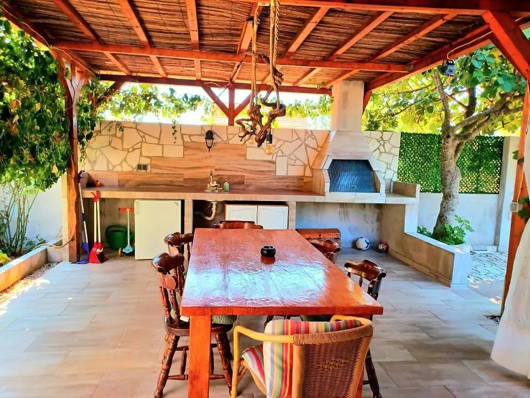 House Gita Vila Mrljane 0*,